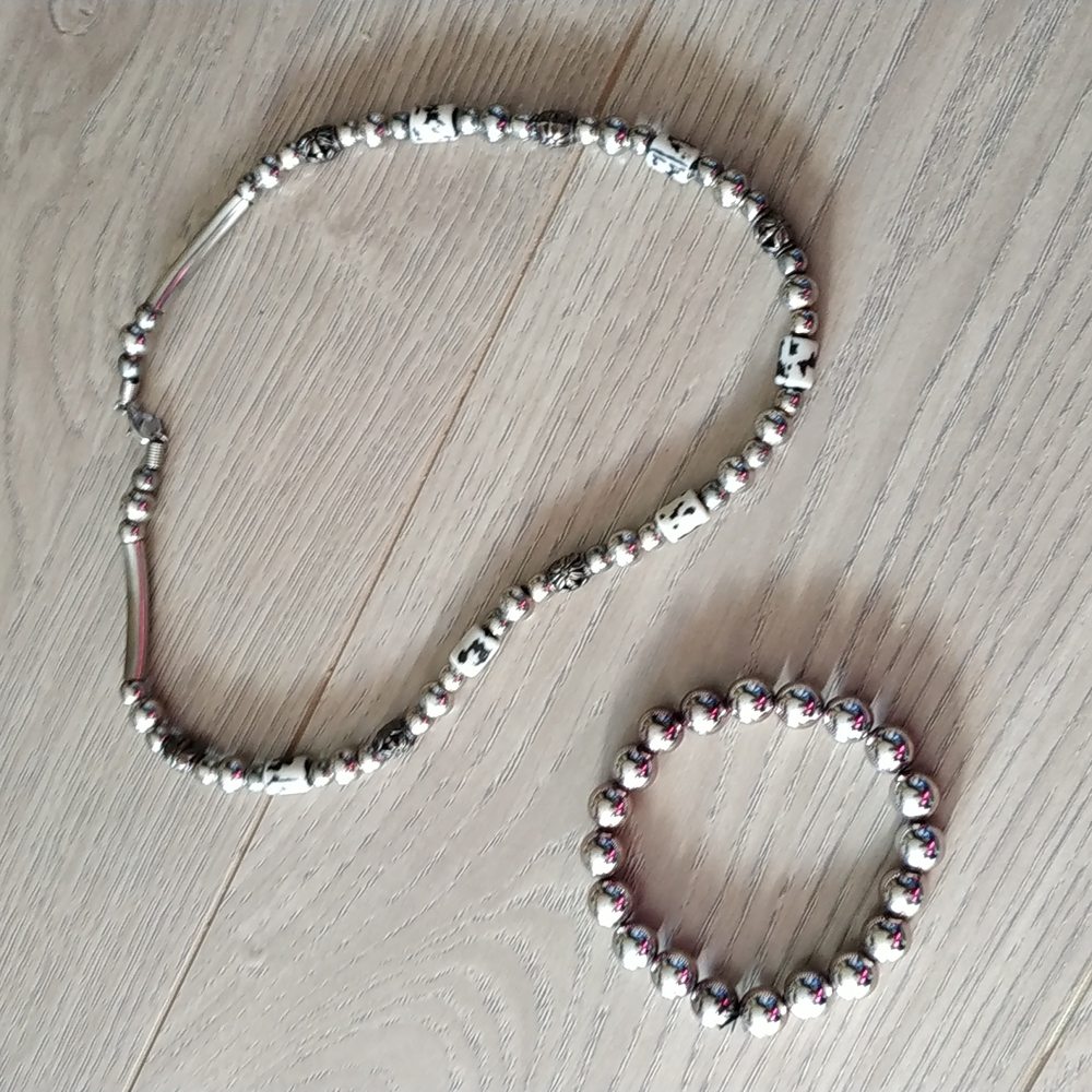Beads necklace and choker set